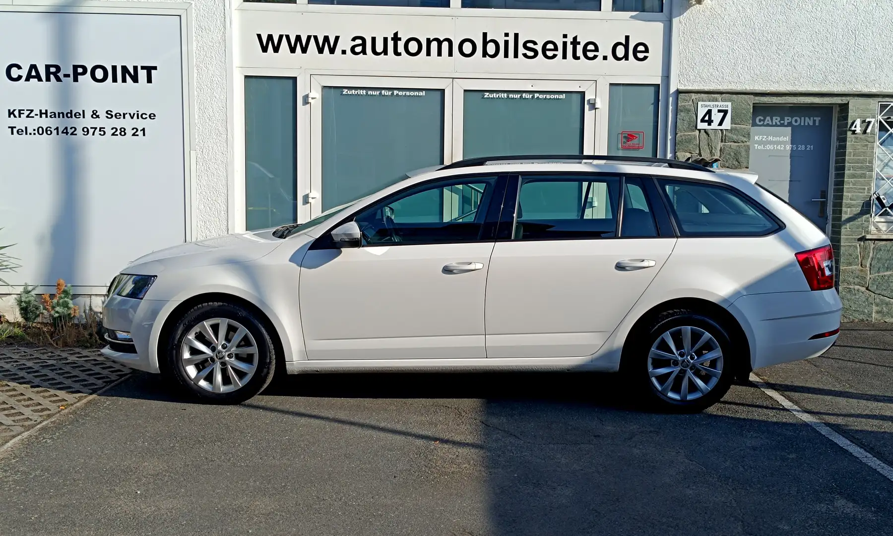 Skoda Octavia Style*SPORTPAKET*AHK*1.HAND*SCHECKHEFT*NAVI*TOP* Weiß - 2