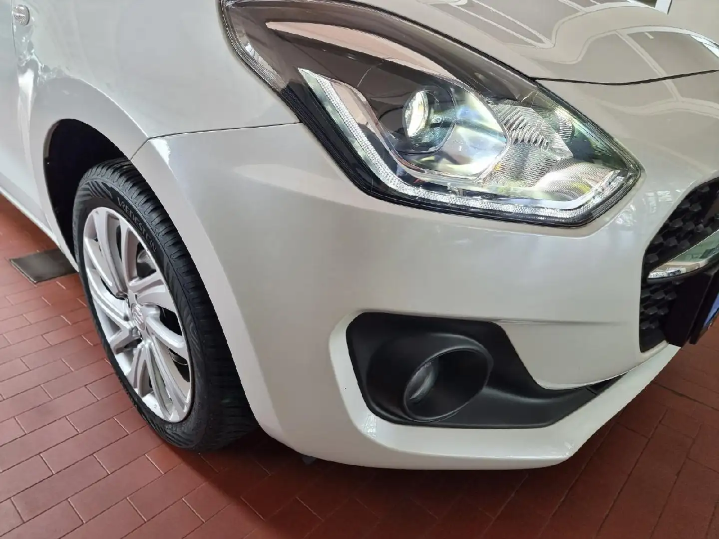 Suzuki Swift Comfort Mild Hybrid Klima Alu Andriod Apple Weiß - 2