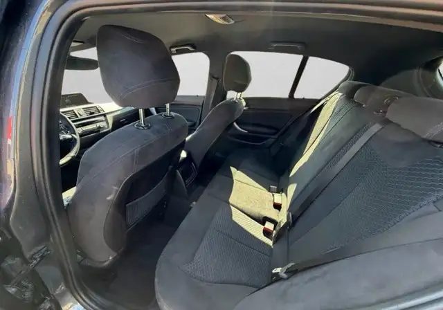 BMW 1 Series view 10