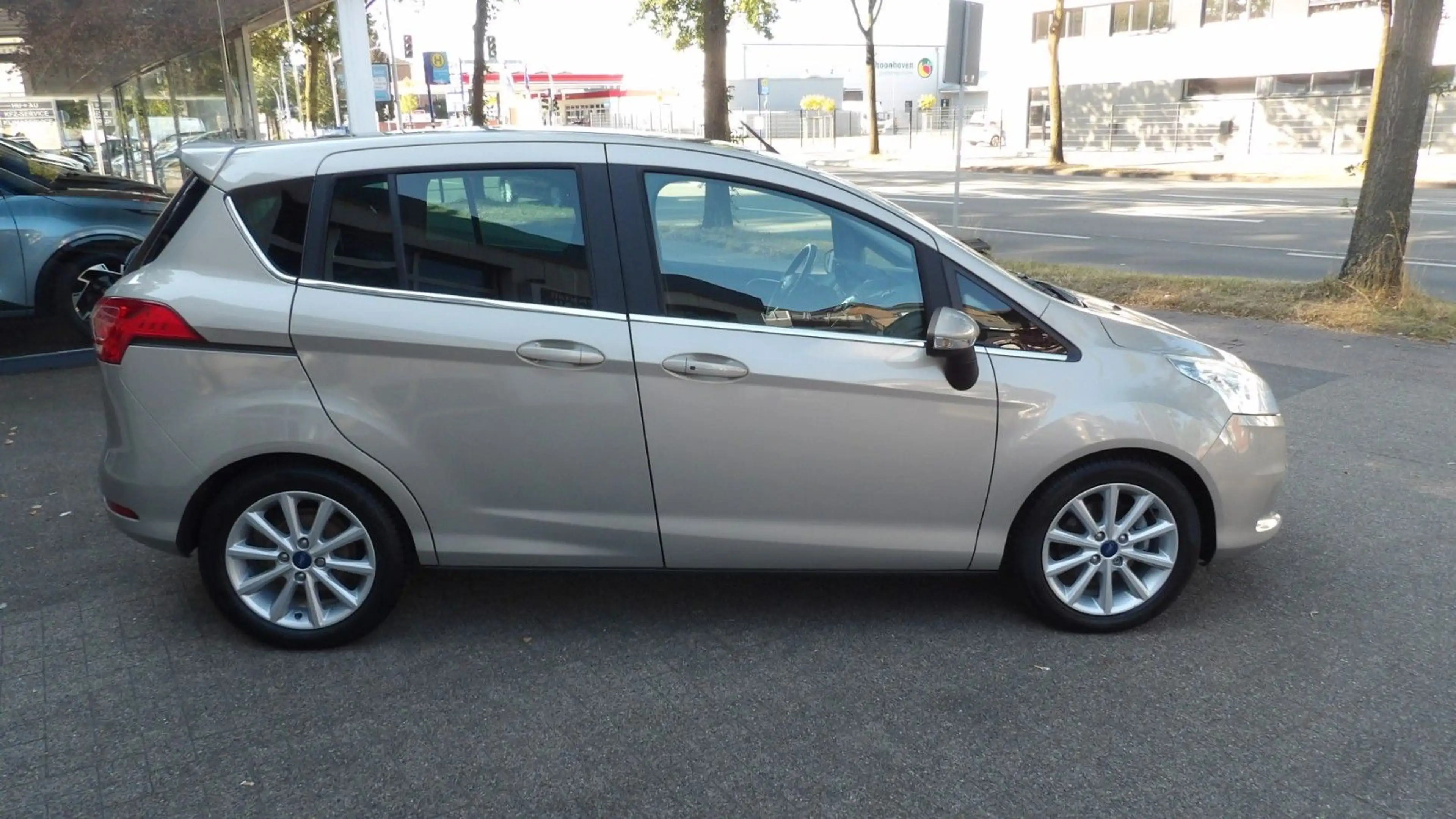 Ford B-Max B-MAX Titanium — photo 3