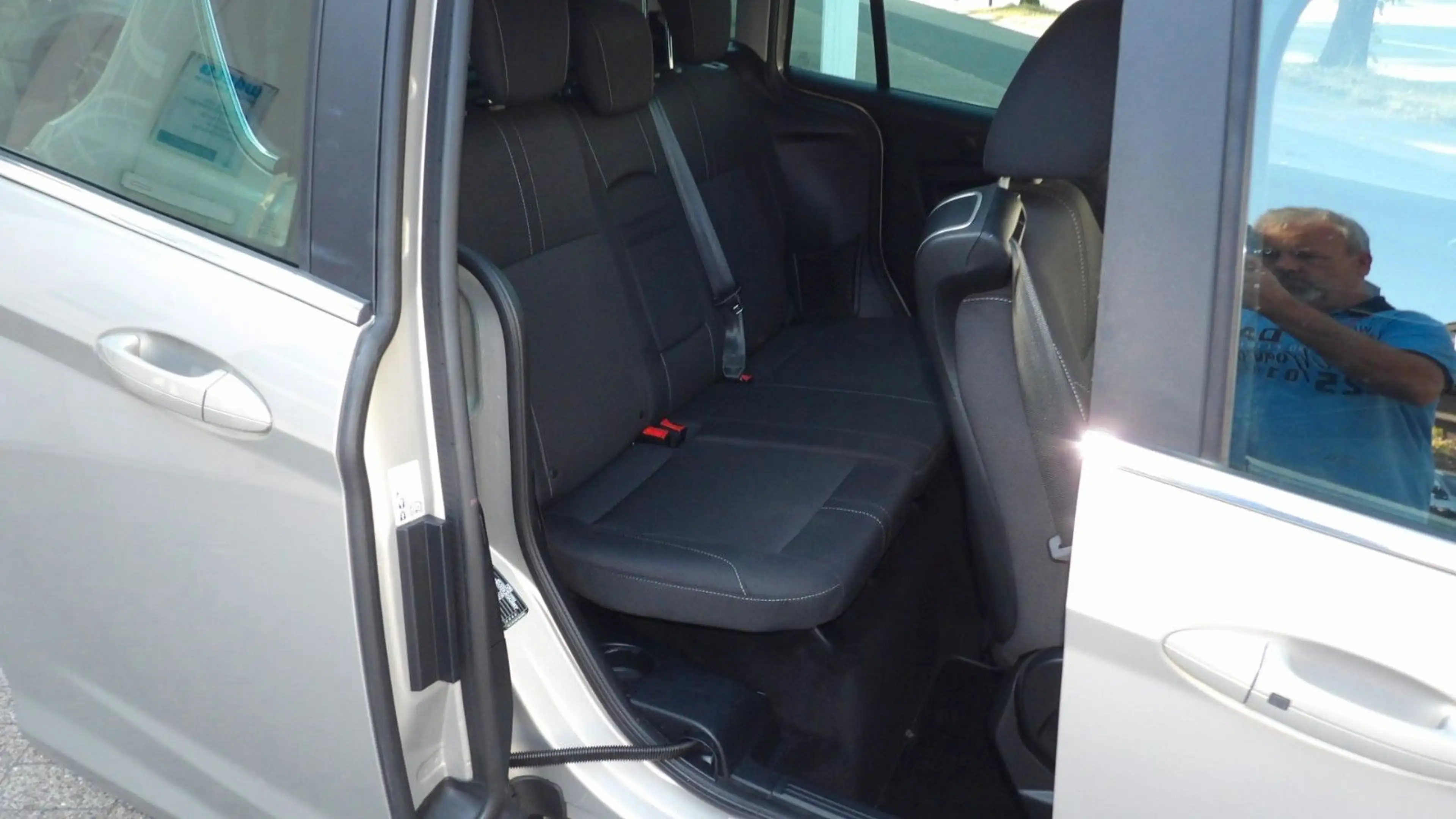 Ford B-Max B-MAX Titanium — photo 12