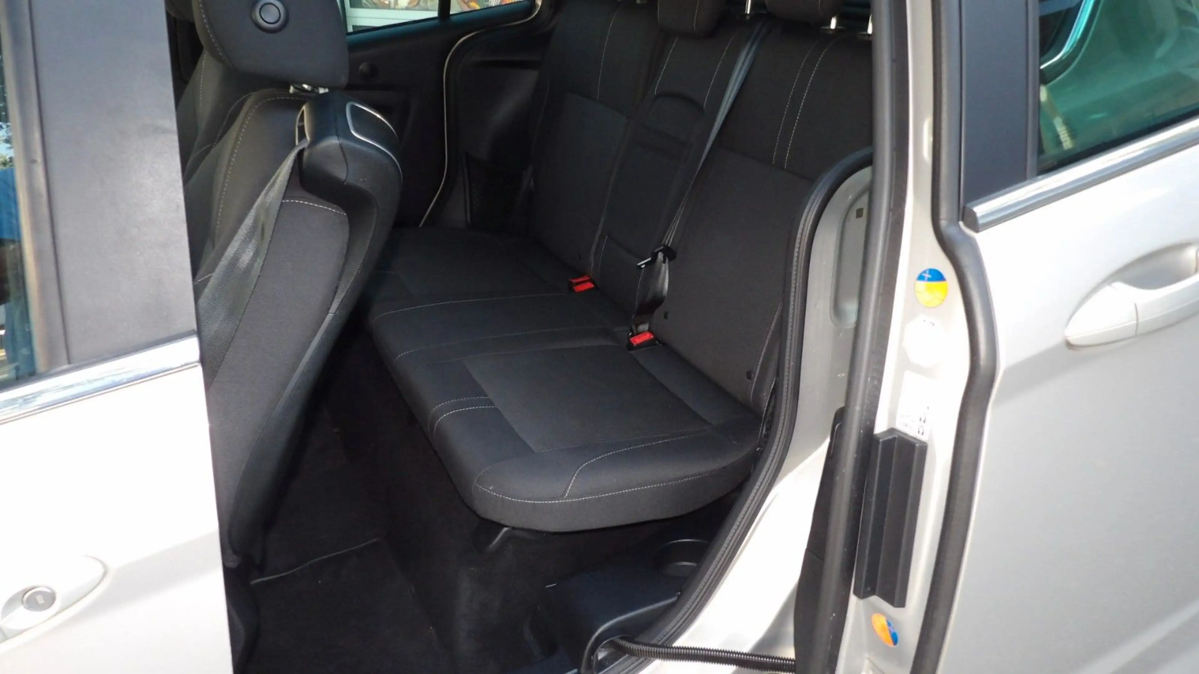 Ford B-Max B-MAX Titanium — photo 14