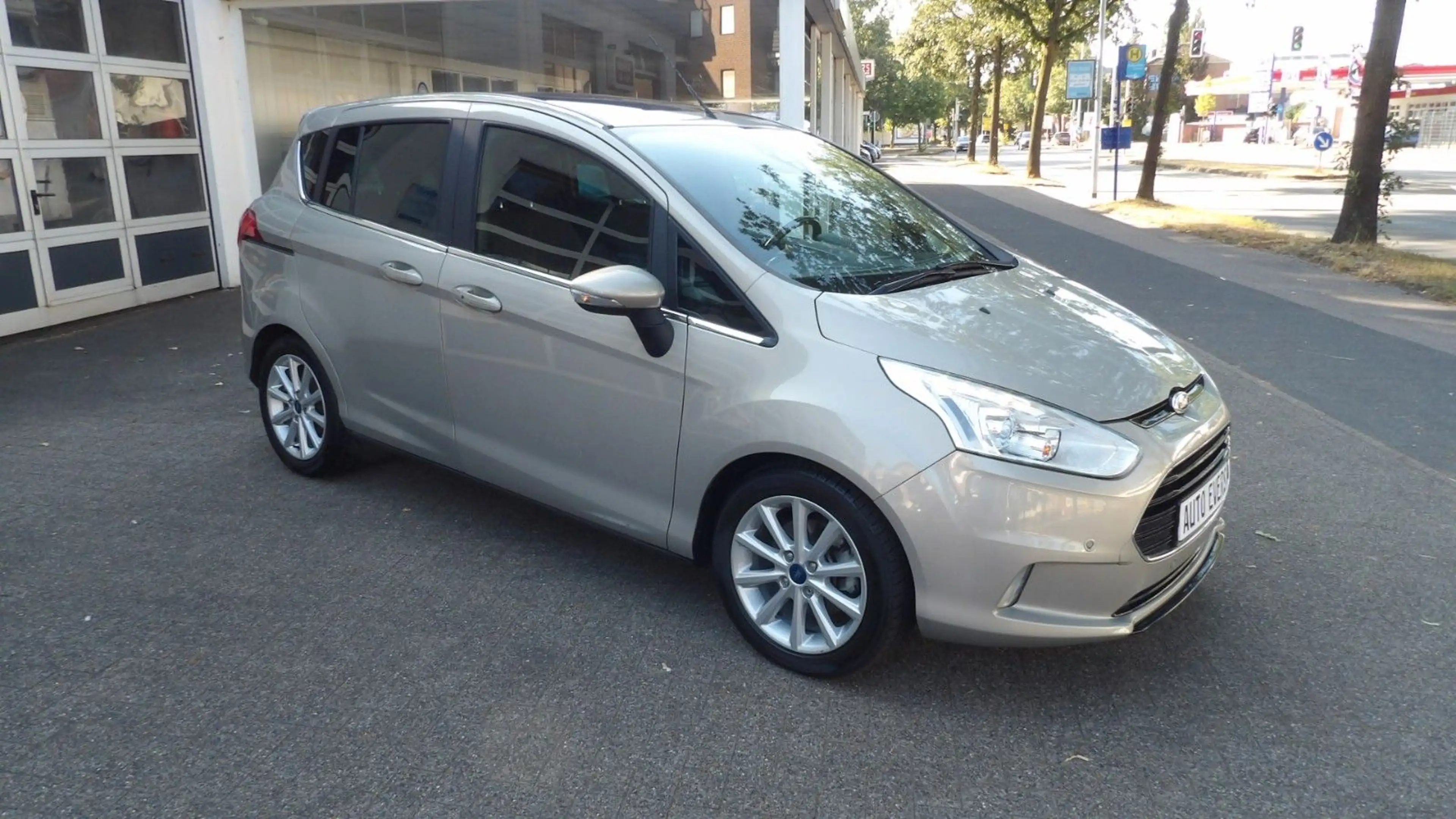 Ford B-Max B-MAX Titanium — photo 2