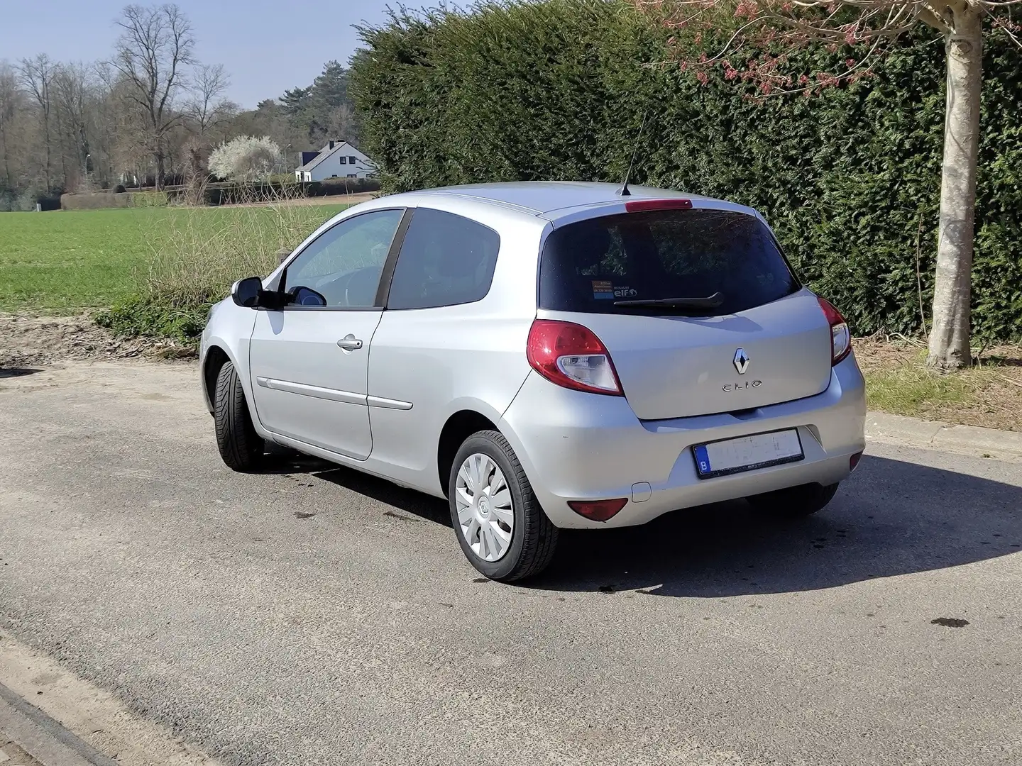 Renault Clio 1.2 16V Campus Authentique - 2