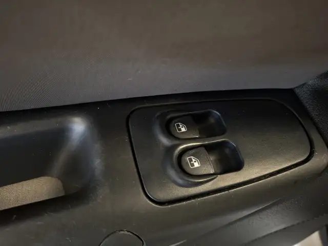 Lancia Ypsilon view 10