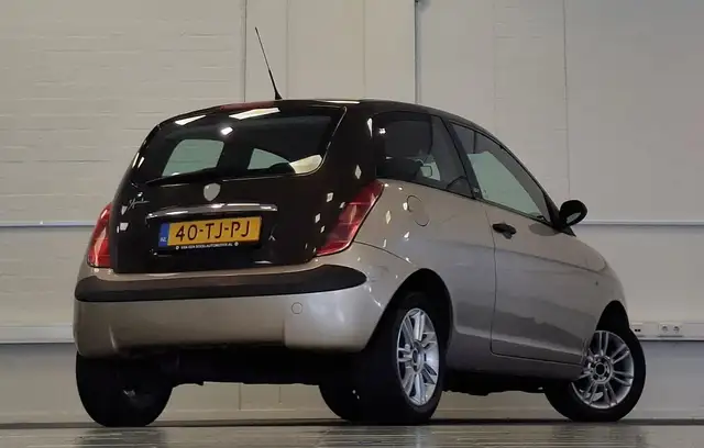 Lancia Ypsilon view 6