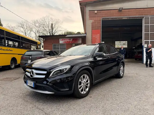 Mercedes-Benz GLA 200 d (cdi) Sport *MISTO PELLE * *NEOPATENTATI*