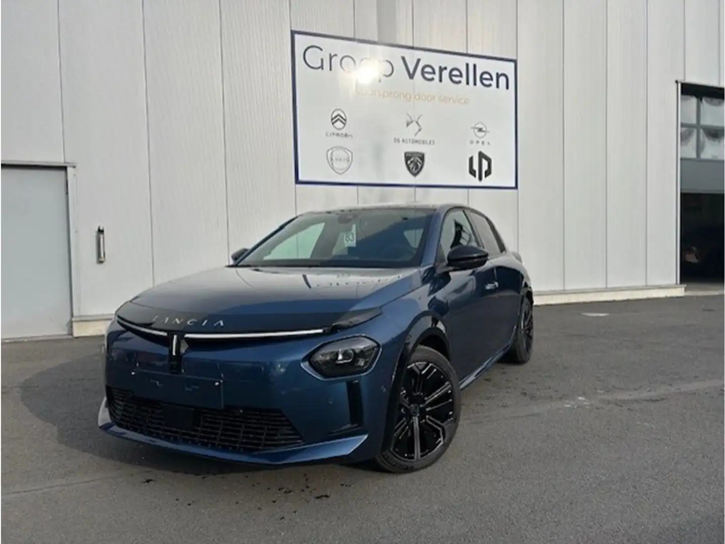 Lancia Ypsilon e- 54 kWh Blau - 1