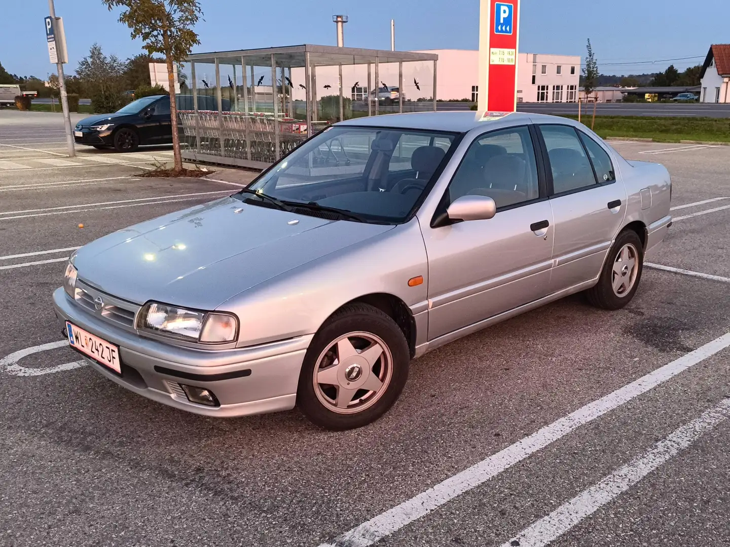 Nissan Primera Primera 2,0 SLX Silber - 1