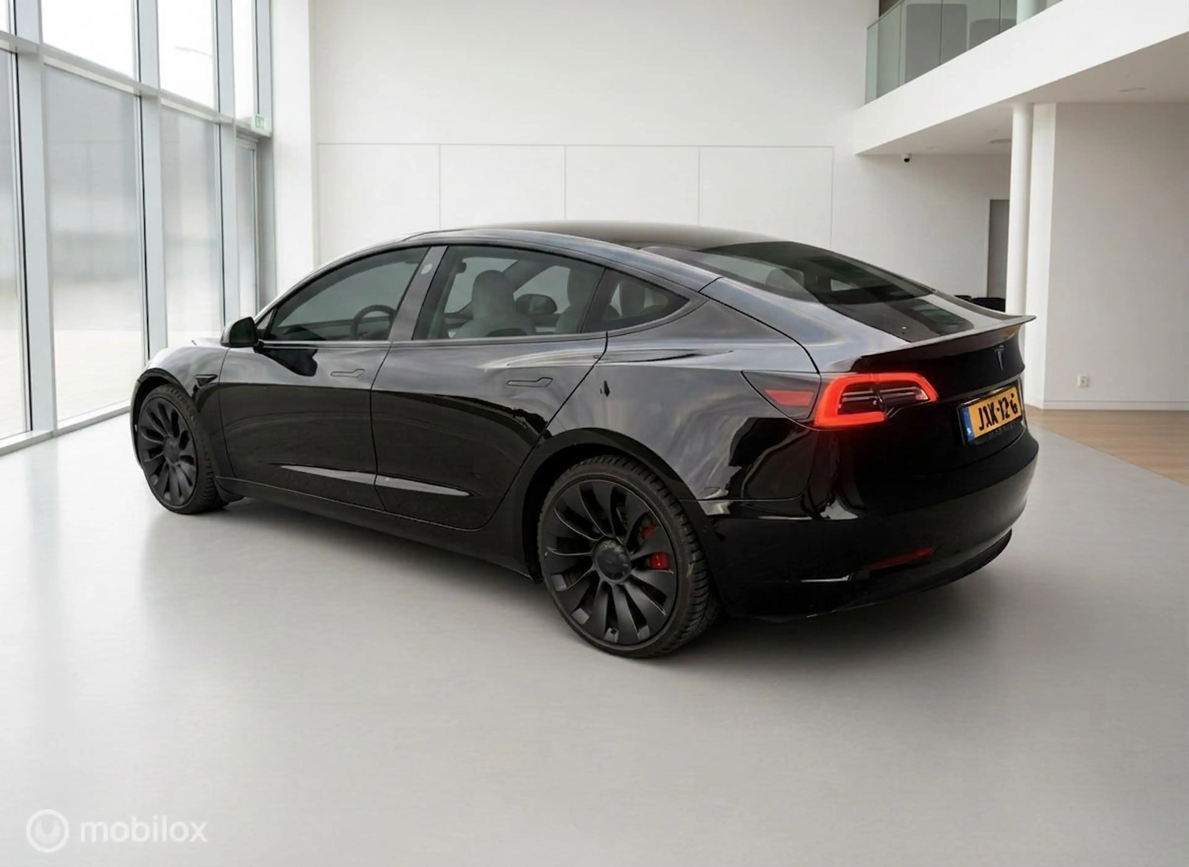 Tesla Model 3 Performance AWD 75 kWh | 12/2021 | 463 pk | Wit In — photo 5