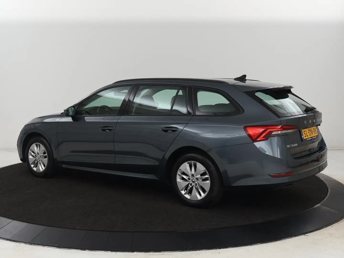 Skoda Octavia 1.0 e-TSI Business Edition | Trekhaak | Adaptive c Grijs - 2