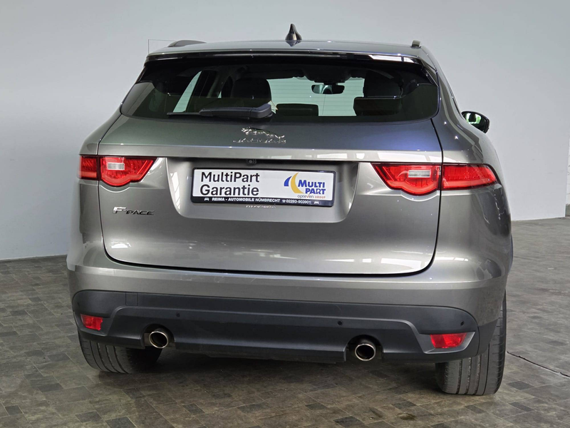 Jaguar F-Pace 2,0 T Prestige AWD, Pano, Meridian, AHK, Leder — photo 10