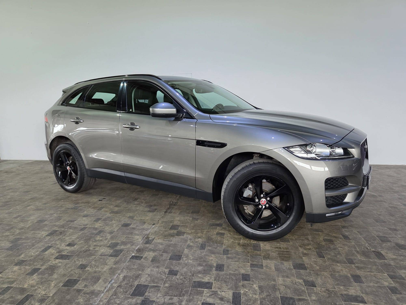 Jaguar F-Pace 2,0 T Prestige AWD, Pano, Meridian, AHK, Leder — photo 5