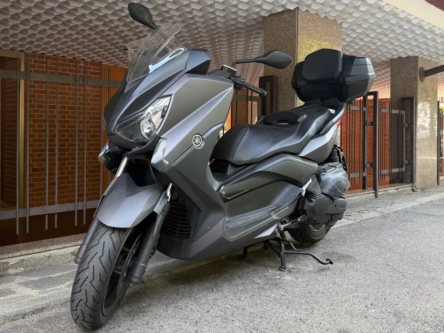 Yamaha X-Max 400 Grigio - 2