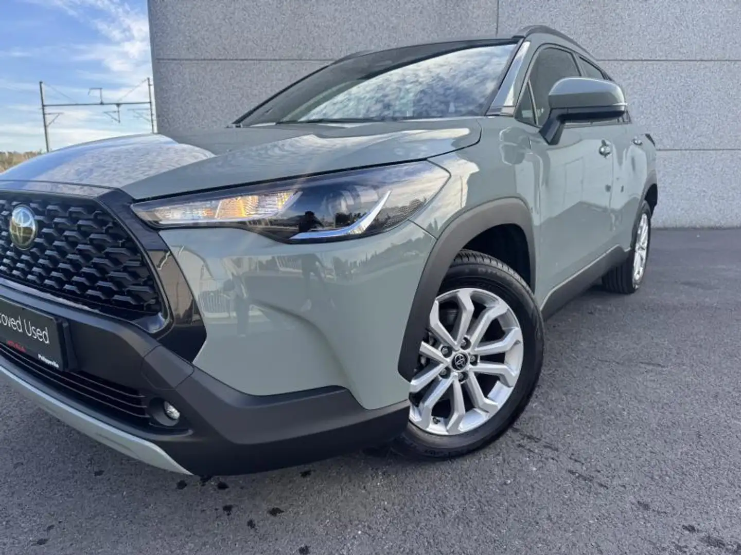 Toyota Corolla Cross 1.8 Hybrid 2WD CVT Dynamic Gris - 2