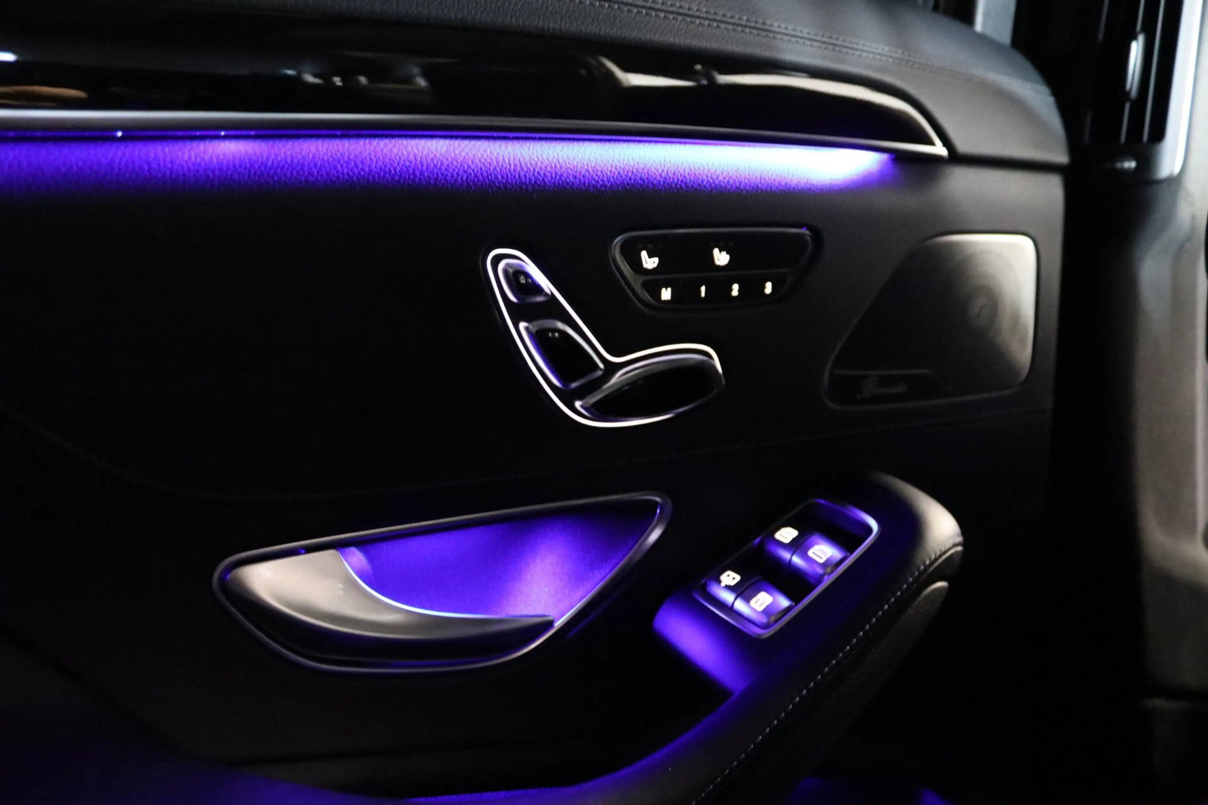 Mercedes-Benz S 500 Lang AMG PANO MASSAGE CHAUFFEUR — photo 3