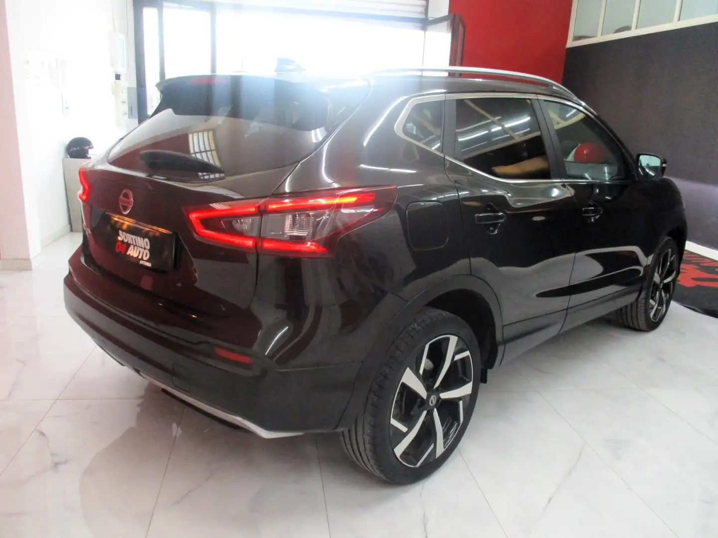 Nissan Qashqai 1.6 dci Tekna+ 2wd 130cv 10/2017 KM74000 FULL Noir - 2