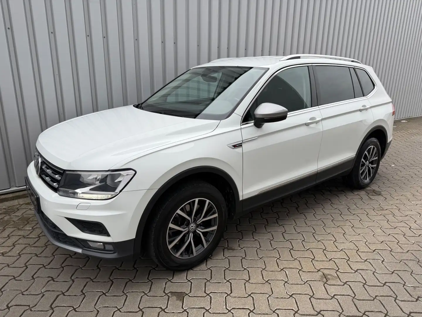 Volkswagen Tiguan Allspace Tiguan*Allspace*Comfl*4Motion*Virtual*Sitzh*AHK* Weiß - 2