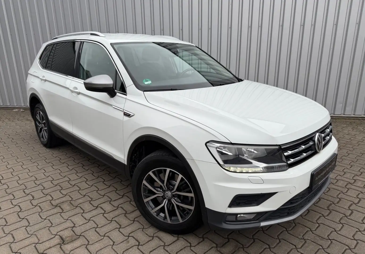 Volkswagen Tiguan Allspace Tiguan*Allspace*Comfl*4Motion*Virtual*Sitzh*AHK* Weiß - 1