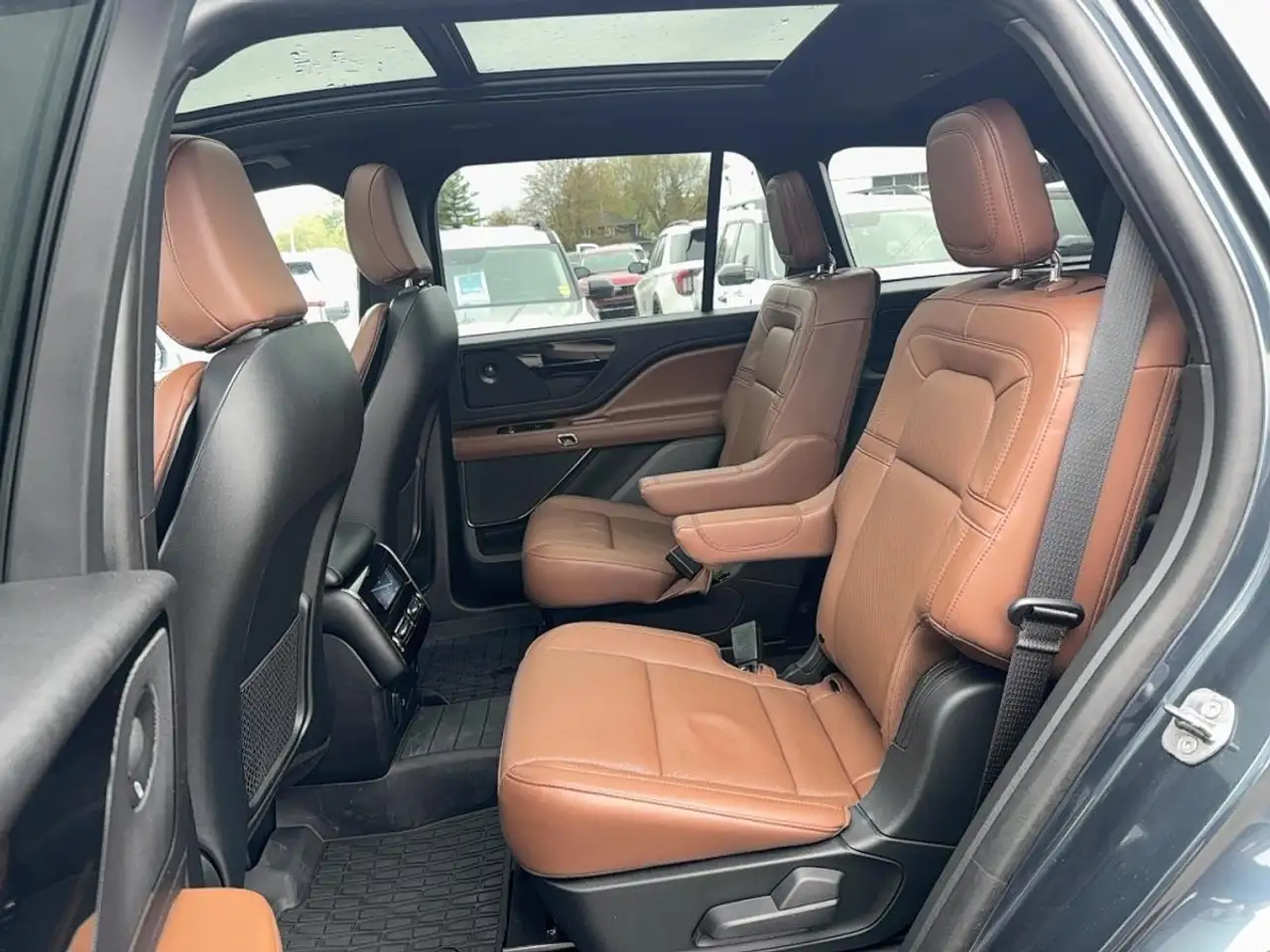 Lincoln Aviator снимка Lincoln Aviator