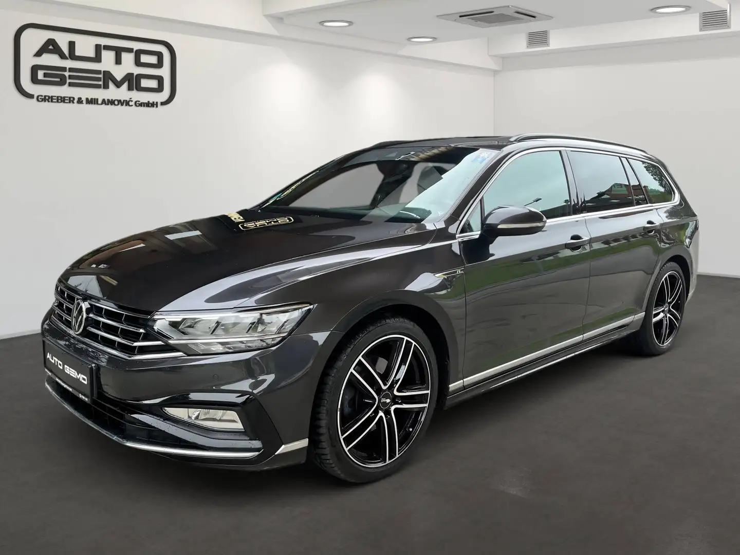 Volkswagen Passat Variant R Line 2,0 TDI 4Motion DSG Grau - 1