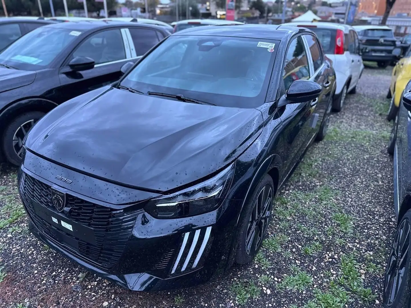 Peugeot 208 1.2 Hybrid 48V Allure Noir - 1