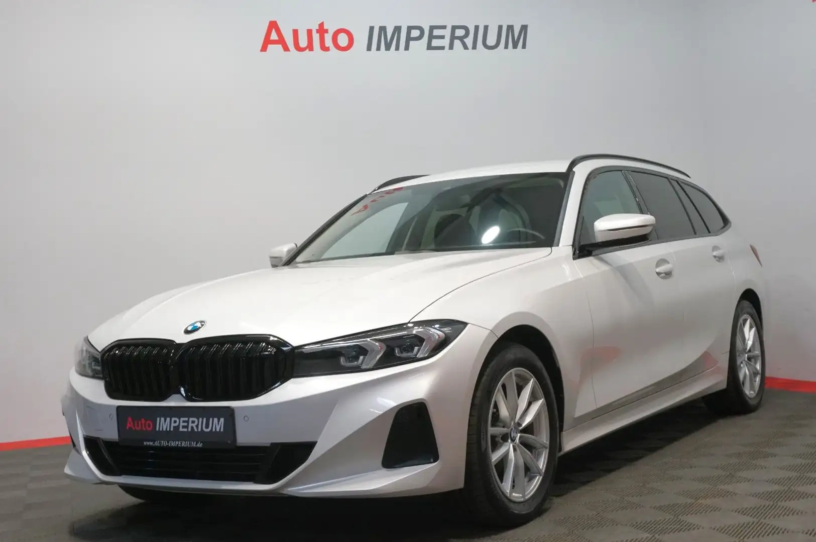 BMW 320 d xDrive Touring*WIDESCREEN* Shadow-Line*LED Blanc - 1