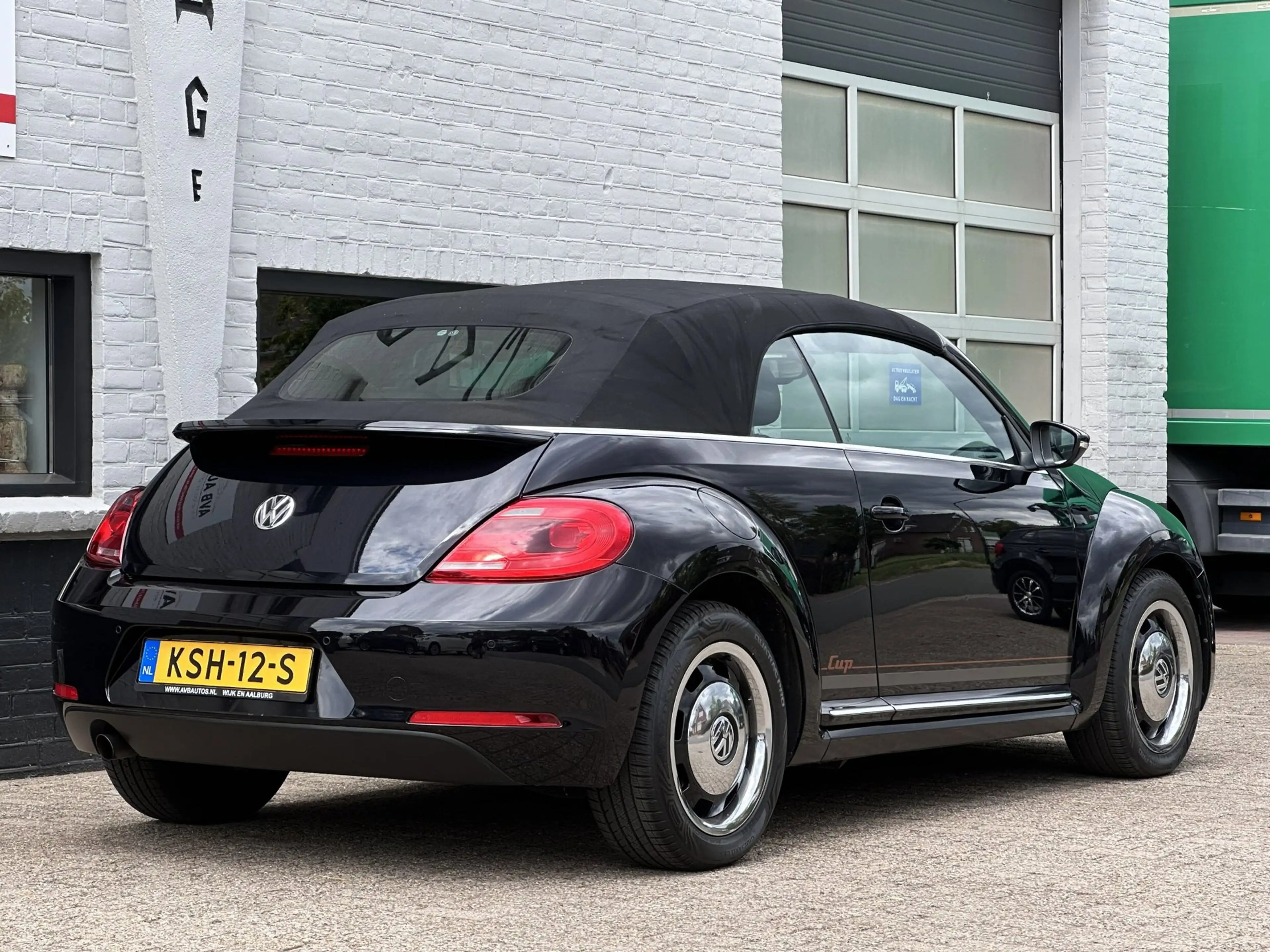Volkswagen Beetle Cabriolet 1.2 TSI Cup Clima PDC Navi Cruise — photo 11