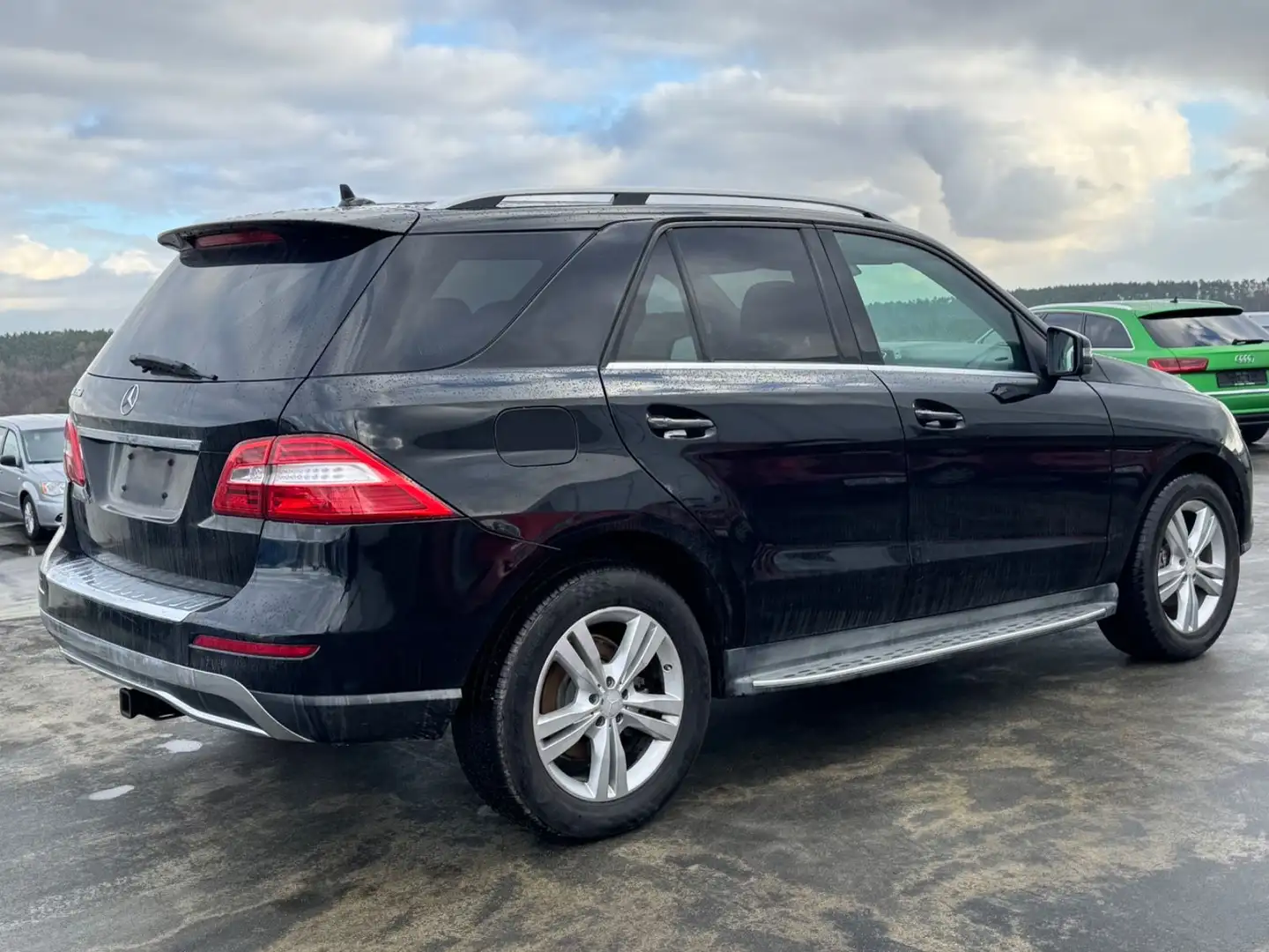 Mercedes-Benz ML 350 BlueEfficiency Schwarz - 2