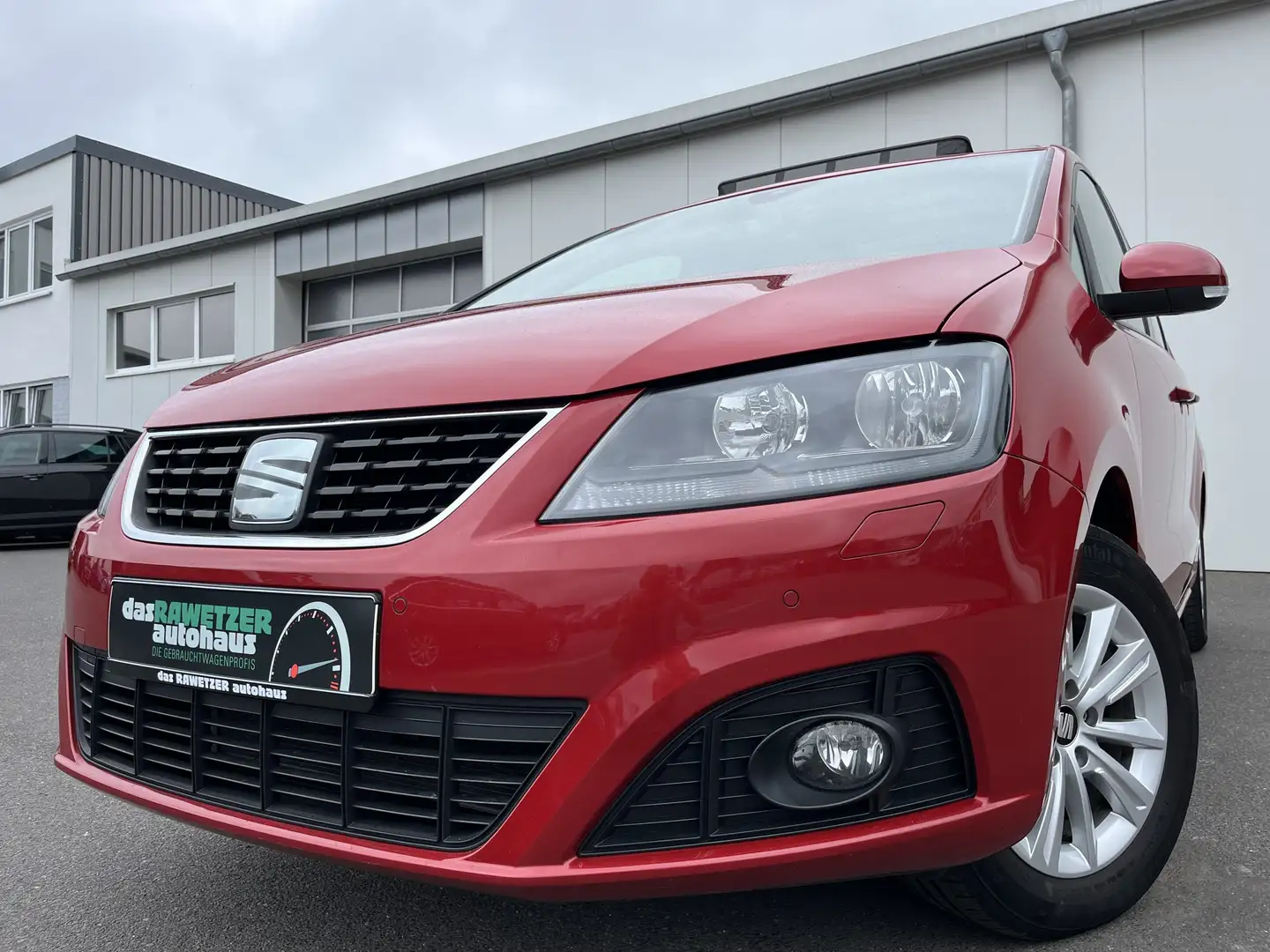 SEAT Alhambra Style 2.0 TDI 188€ m. 20% Anzahlung AHK Panorama Rot - 1