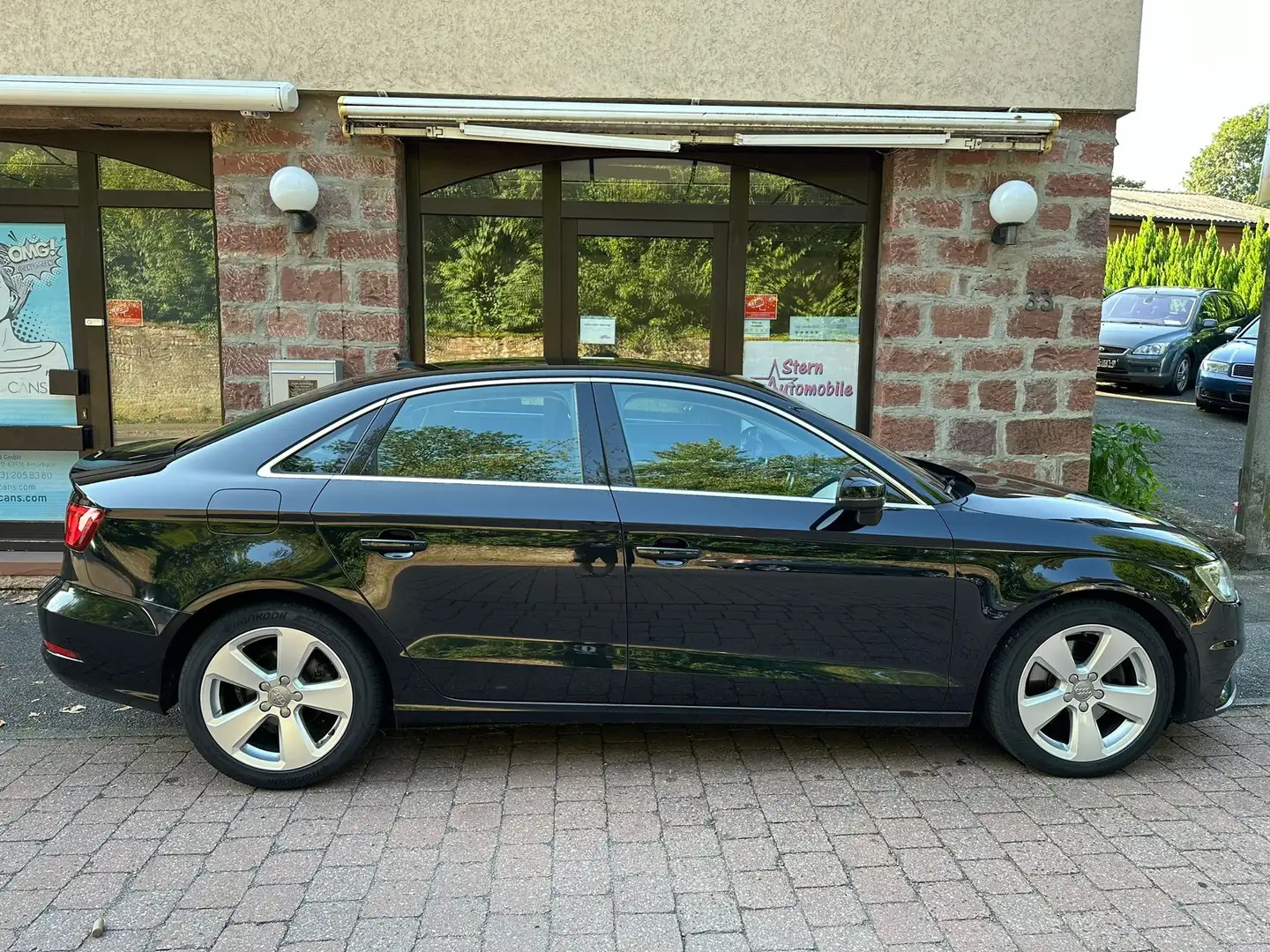 Audi A3 Ambition Automatik + Clean +Klima +Bi-Xenon Schwarz - 2