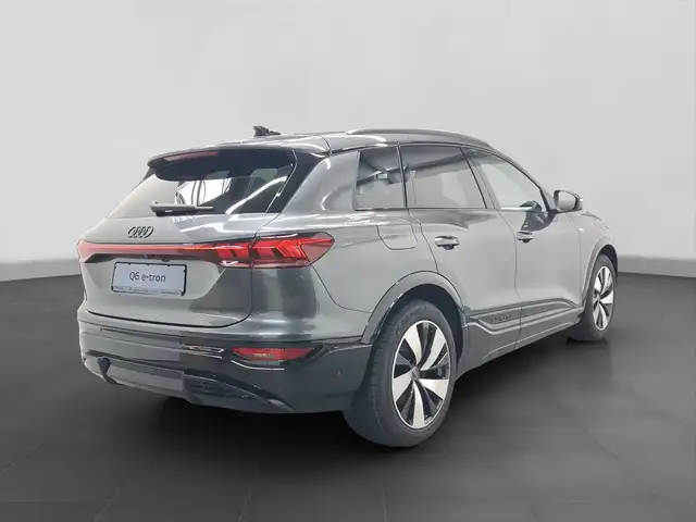 Audi E-Tron view 3
