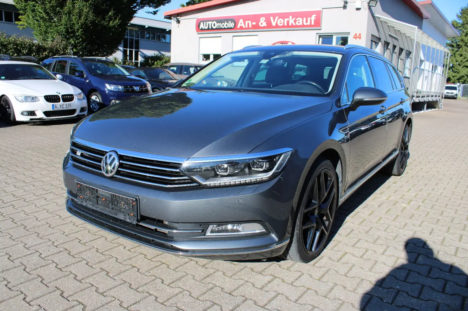 Volkswagen Passat Variant 2.0 TDI DSG Highline Grau - 1