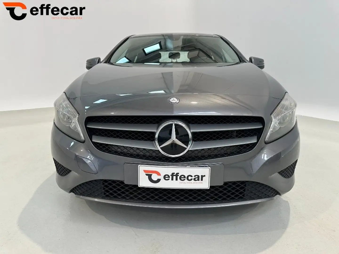 Mercedes-Benz A 180 Executive Grey - 2