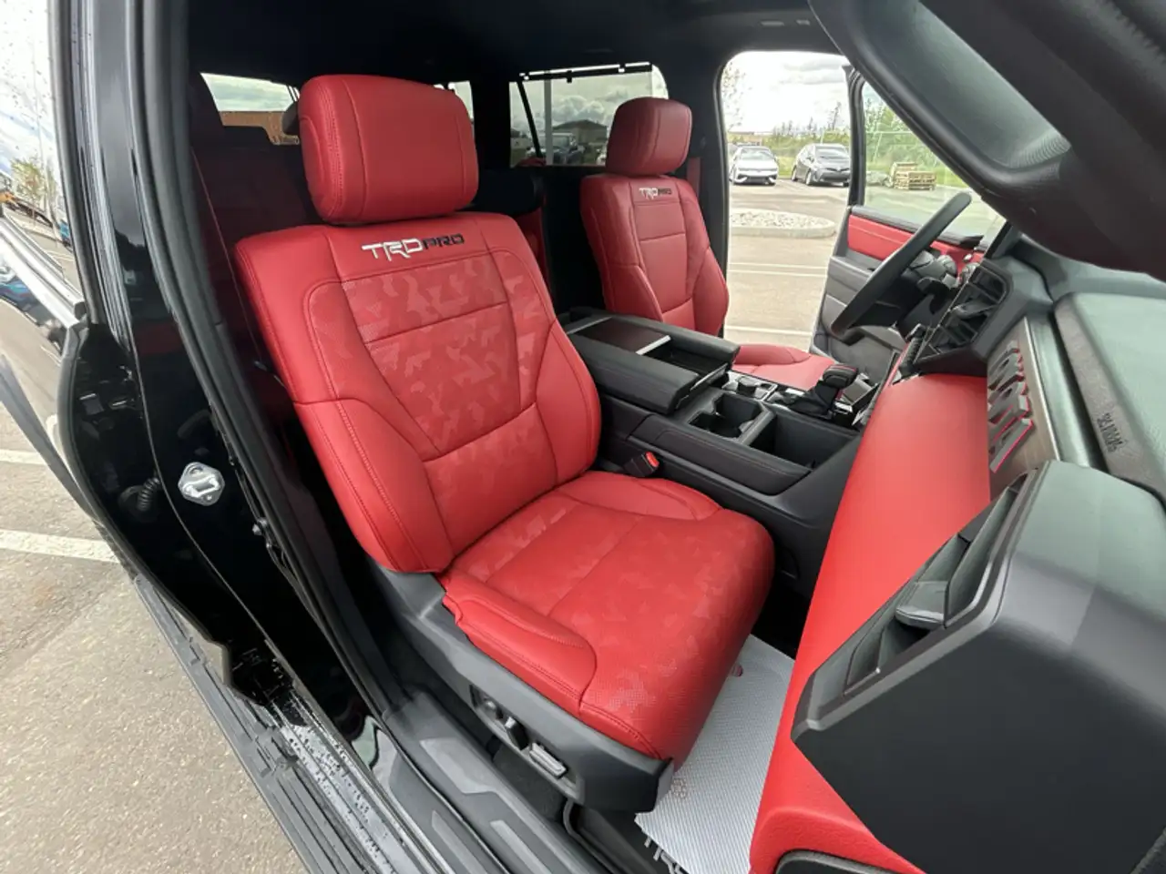 Toyota Sequoia photo Toyota Sequoia