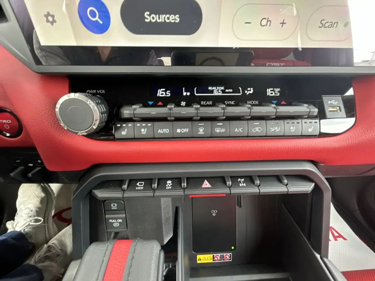 Toyota Sequoia photo Toyota Sequoia
