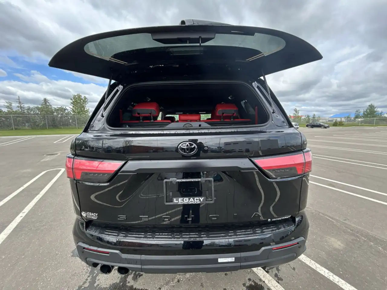 Toyota Sequoia photo Toyota Sequoia