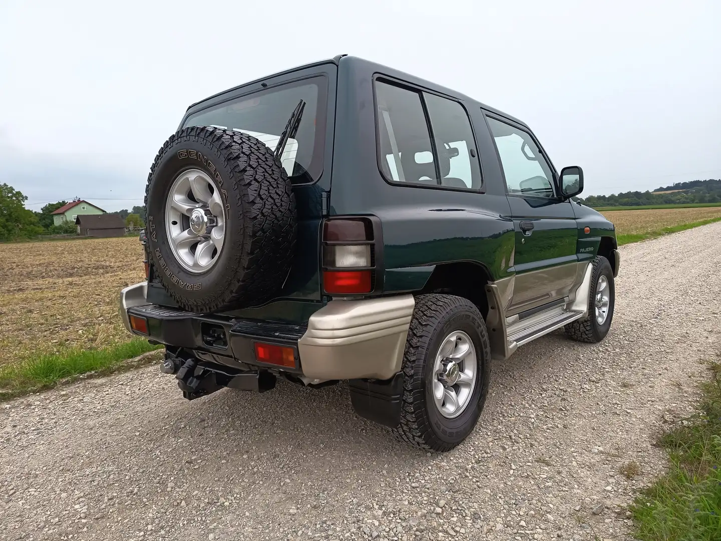 Mitsubishi Pajero Pajero MT 2,8 GLS TD - 2