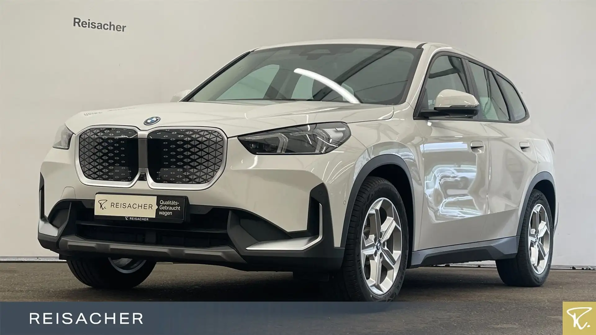 BMW iX1 IX1 A XDRIVE30 LCPro AdapLED 360 SHZ HuD DAB 18" Blanco - 1