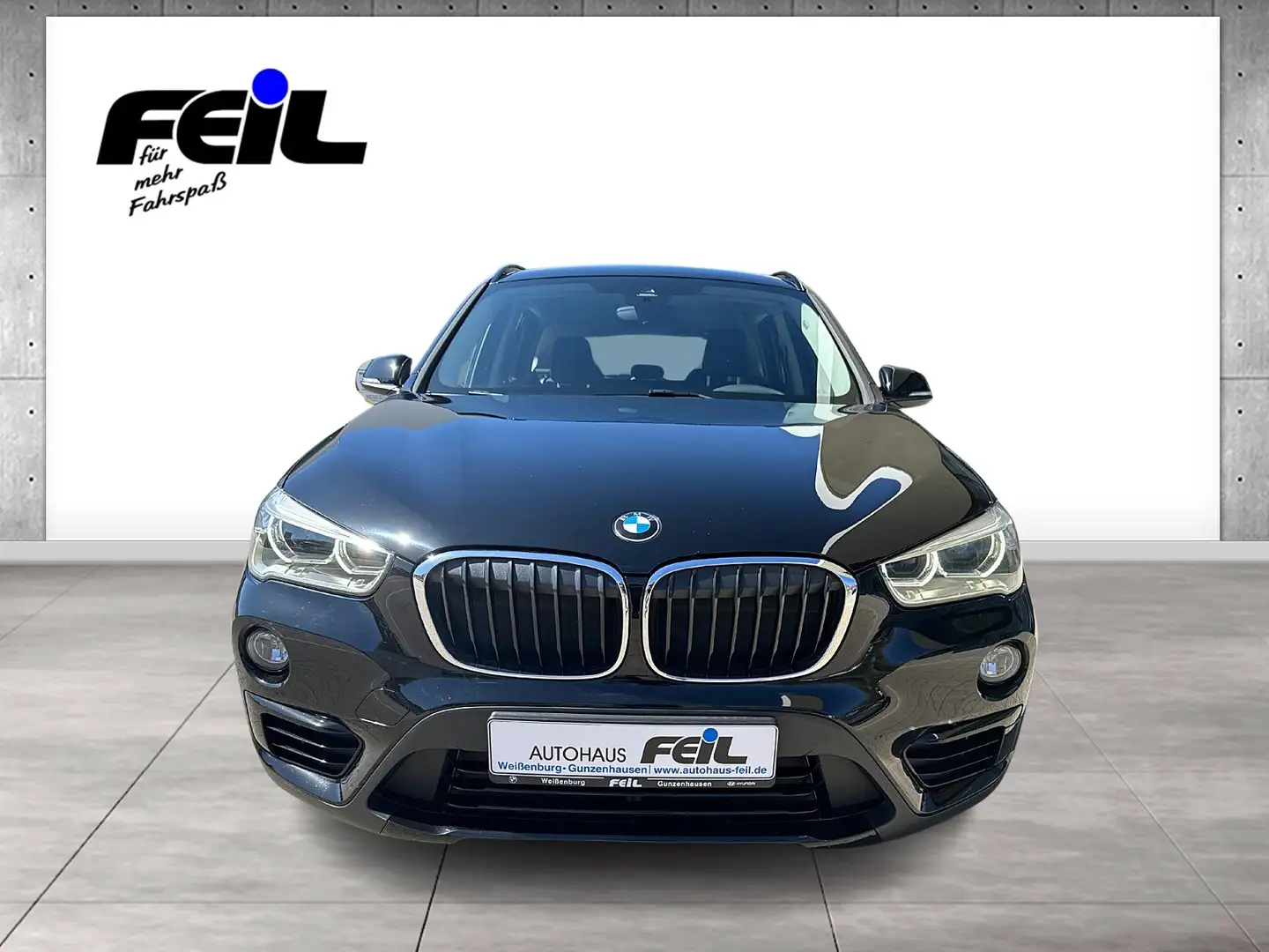 BMW X1 sDrive18d Sport Line LED Tempomat Klimaaut. Schwarz - 2