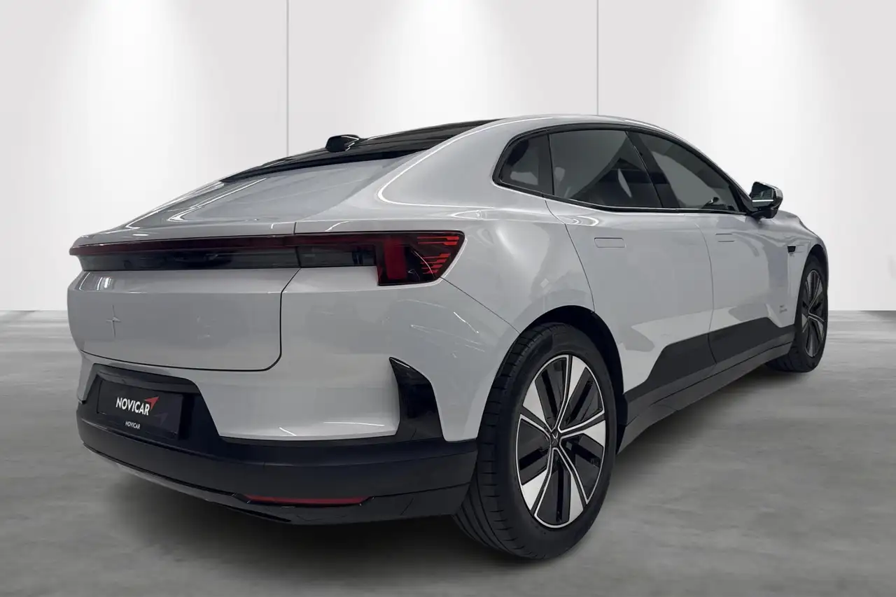Polestar 4 2024