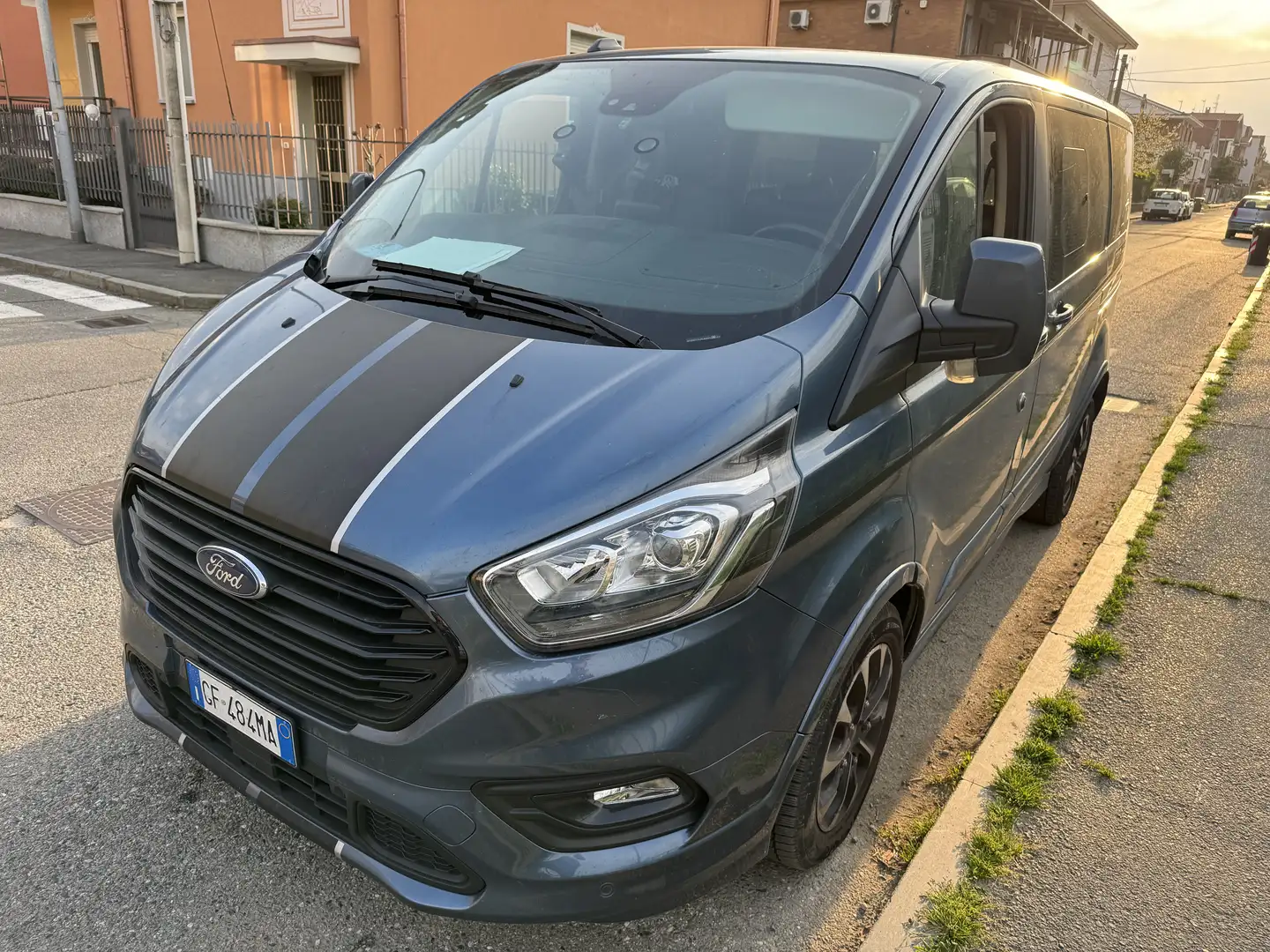 Ford Tourneo Custom Sport Niebieski - 2