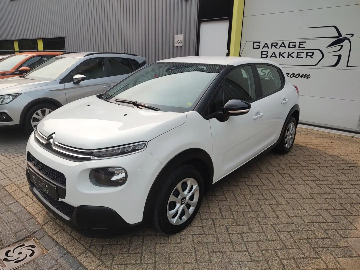 Citroen C3 1.2 PureTech Feel Cruise-Control Led Navi-Carplay Weiß - 2