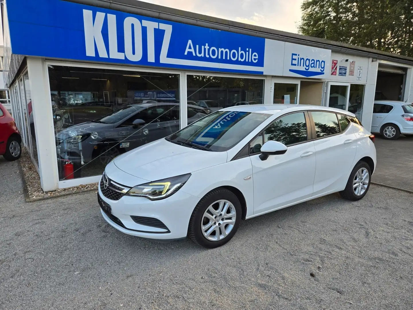 Opel Astra K Lim. 5-trg. Edition Wit - 2