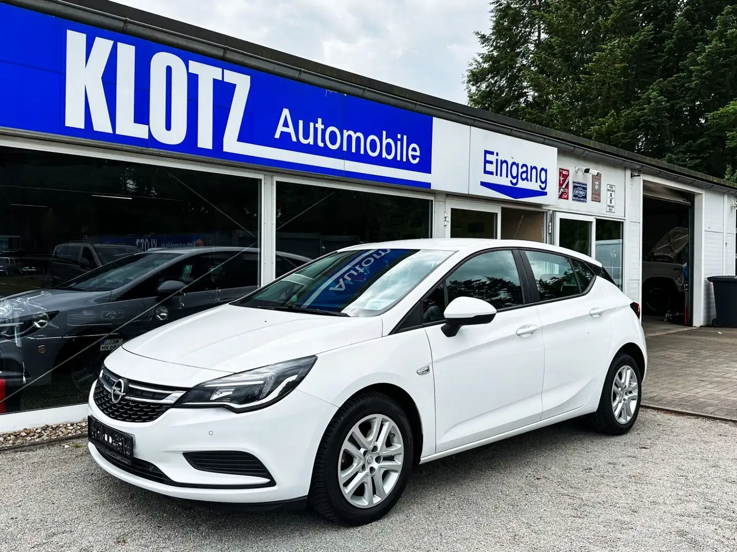 Opel Astra K Lim. 5-trg. Edition Weiß - 1