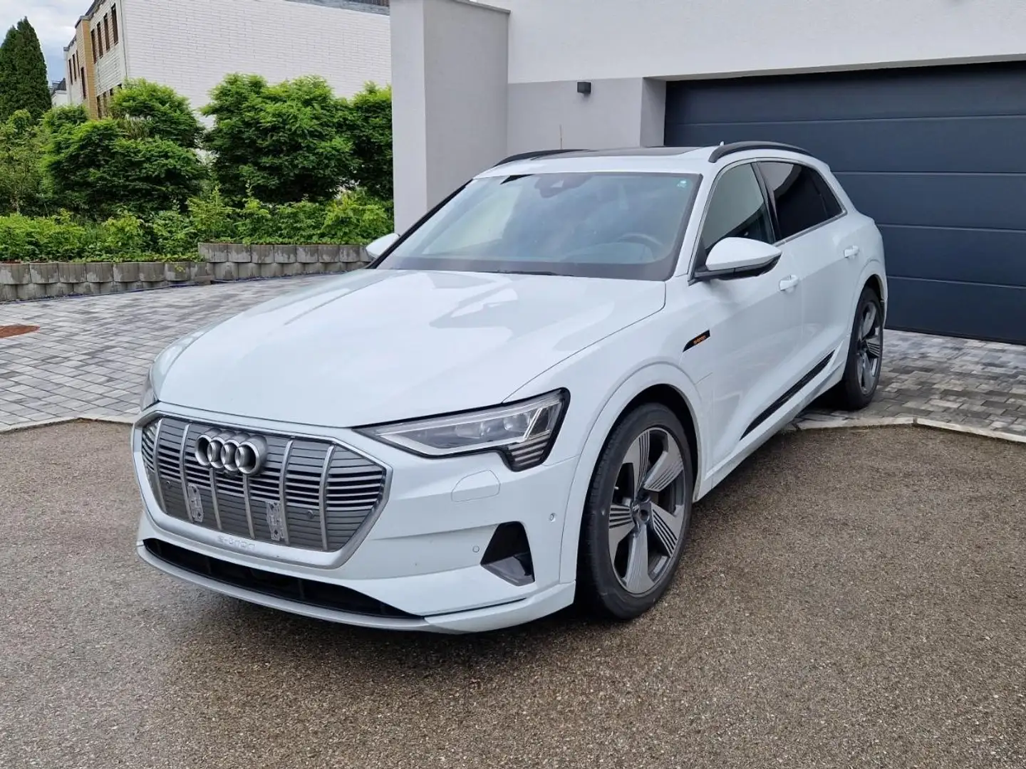 Audi e-tron e-tron 55 quattro 95kWh Weiß - 1