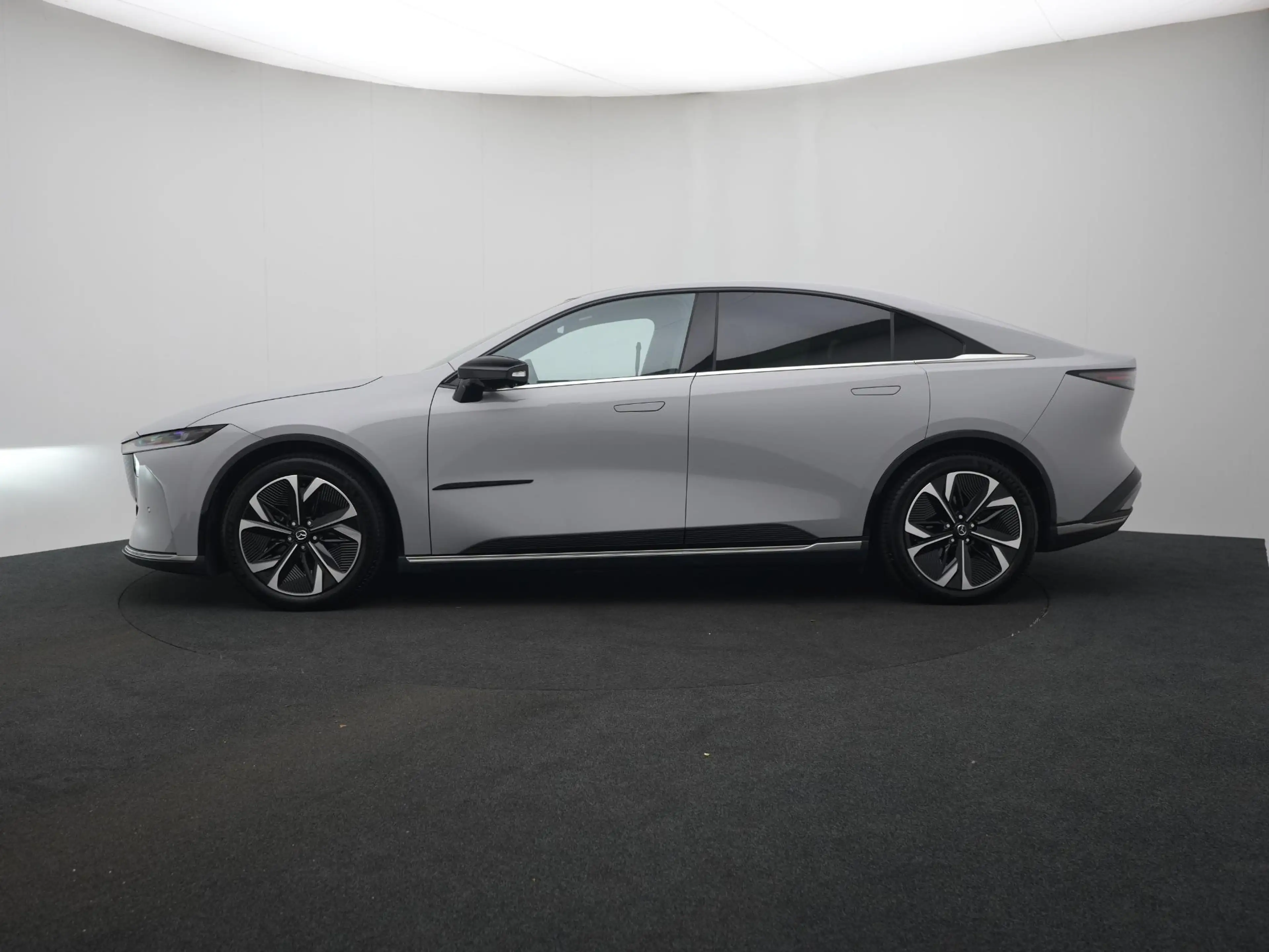 Mazda 6e EV Takumi Plus Long Range 80 kWh : dealer onderhou — photo 2