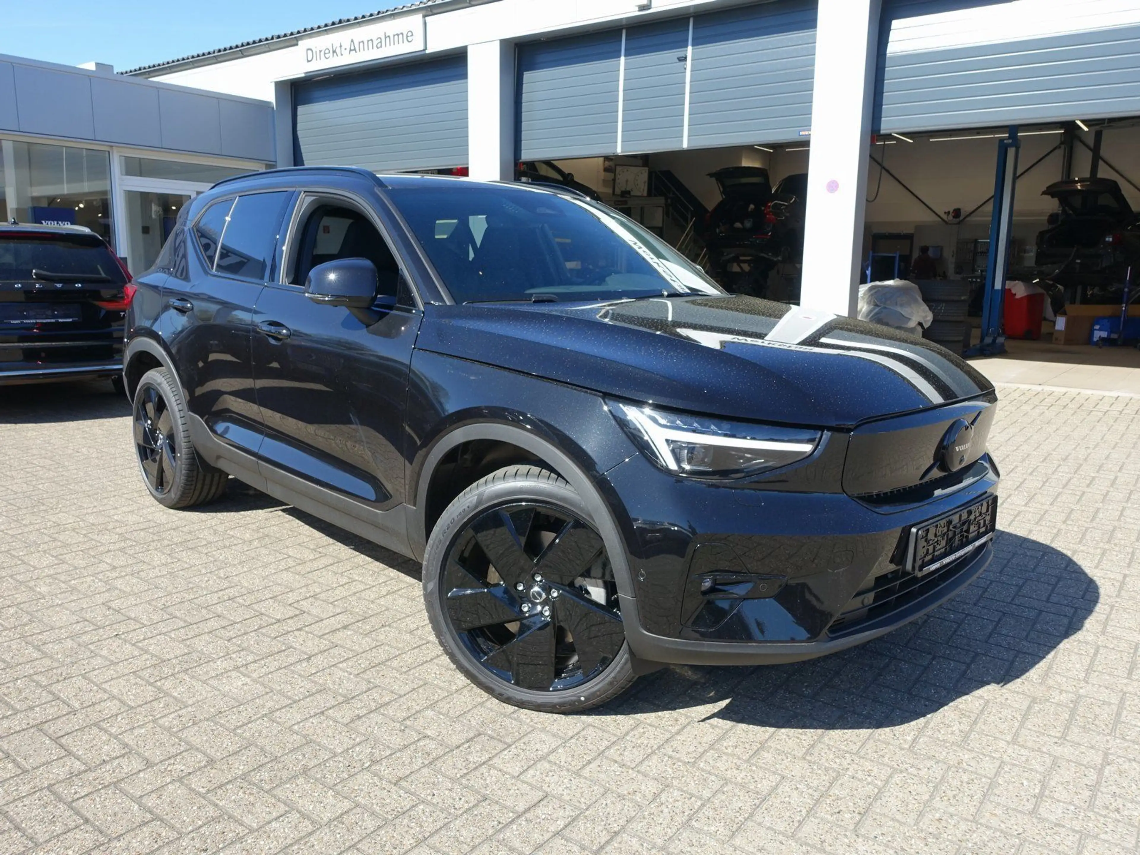 Volvo EX40 Black Edition Single Extended Range/H&K/360 — photo 5
