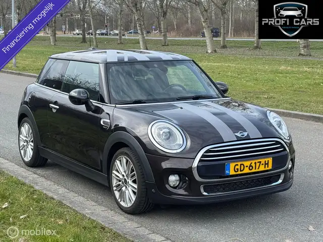 MINI Cooper Mini 1.5 Chili Business Navi Airco Sfeerverlichtin