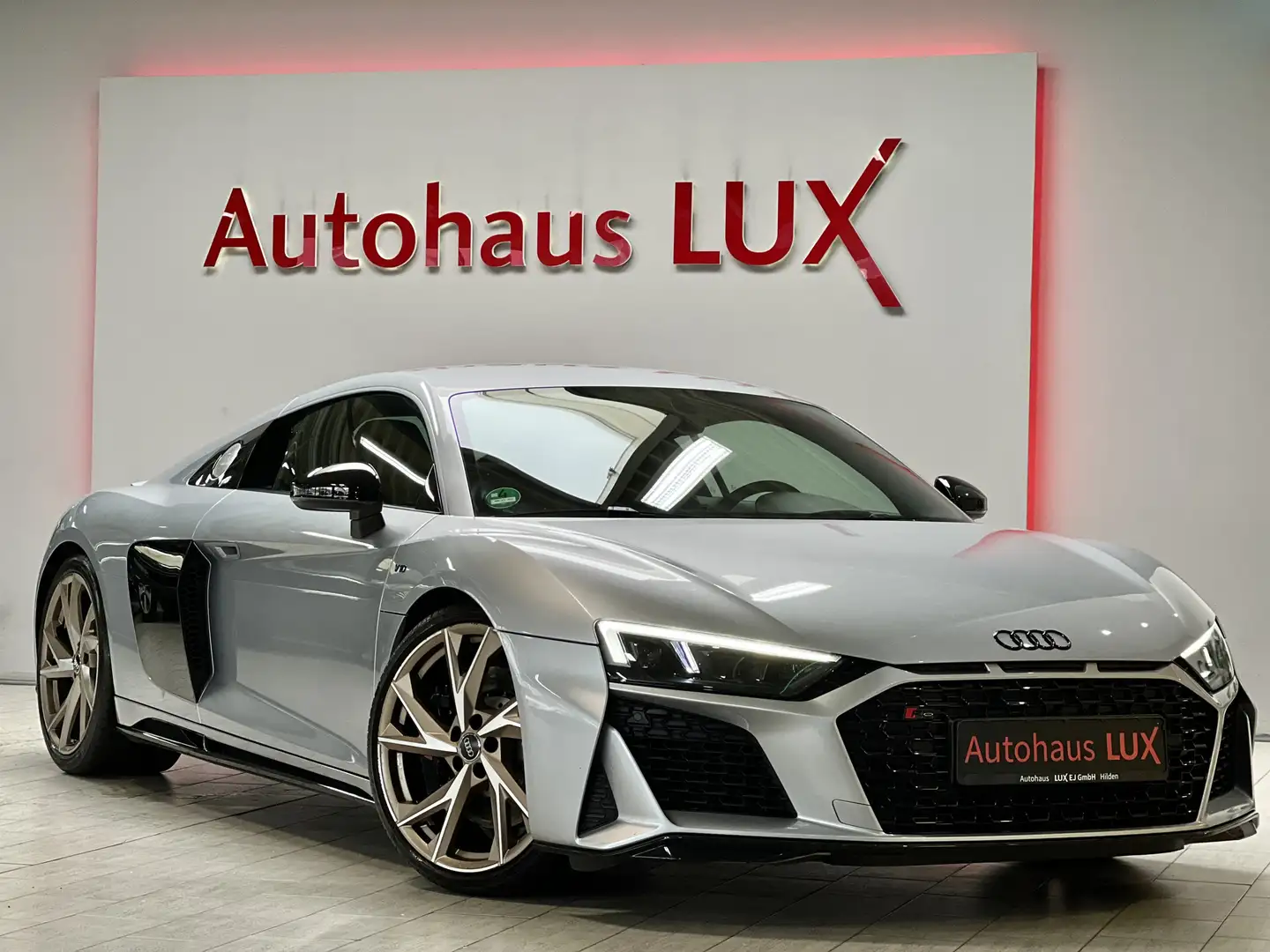 Audi R8 5.2 FSI RWD*COUPE*2.HAND*MMI*VIRTUAL*B&O SOUND Silber - 1